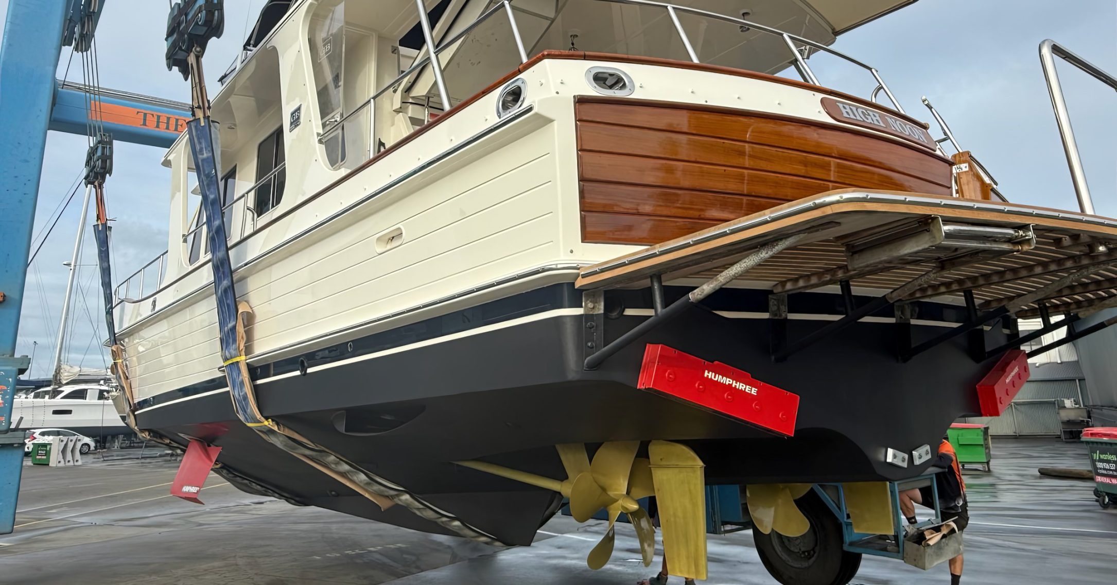 Humphree Fins and Interceptors Proyacht Grand Banks 47